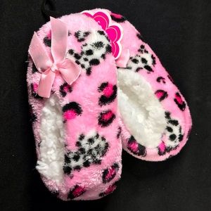 ✅🆕Kids Soft plush cozy slippers